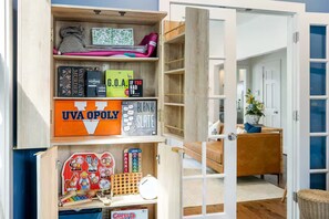 Interior - 4BR Walk2 Dtwn/UVA w/ Karaoke & Backyard Oasis (Charlottesville)
