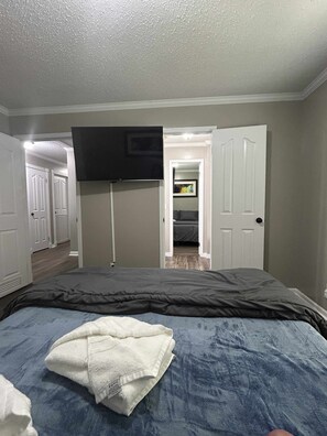 4 chambres, fer et planche à repasser, lit parapluie, Wi-Fi gratuit