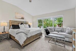 2 chambres, coffres-forts dans les chambres, fer et planche à repasser