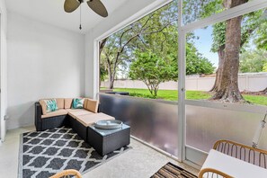 Terrace/patio - Allison Palms Luxury Tampa Townhome w/ Pool. Excellent Location for Amenities! (Tampa)