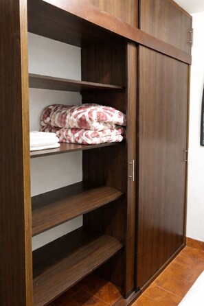 Interior - Two rooms AREAS by QuBeLab (Bello)