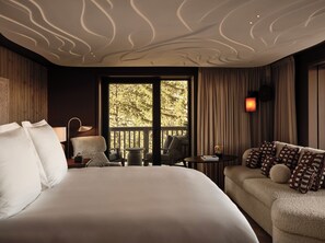 Suite – junior (Premier) | Sengetøy av topp kvalitet, senger med overmadrass og minibar (inkludert)