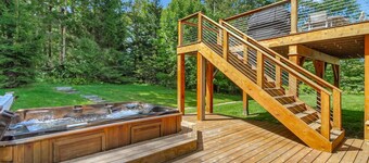 Stratton; Ski on/off, hot tub, King beds, 2 FPs, Office, Foosball