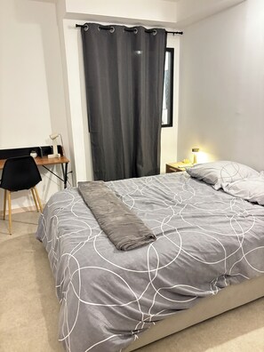 3 bedrooms, desk, iron/ironing board, free WiFi