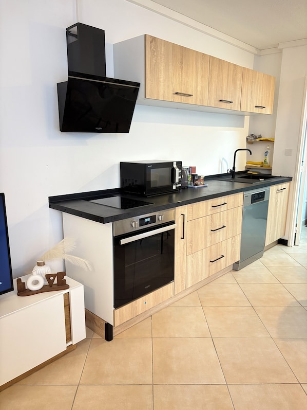 Microwave, oven, stovetop, dishwasher
