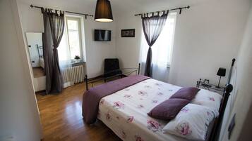 1 camera, ferro/asse da stiro, Wi-Fi, lenzuola