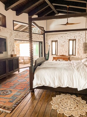 1 bedroom, in-room safe, free WiFi, bed sheets