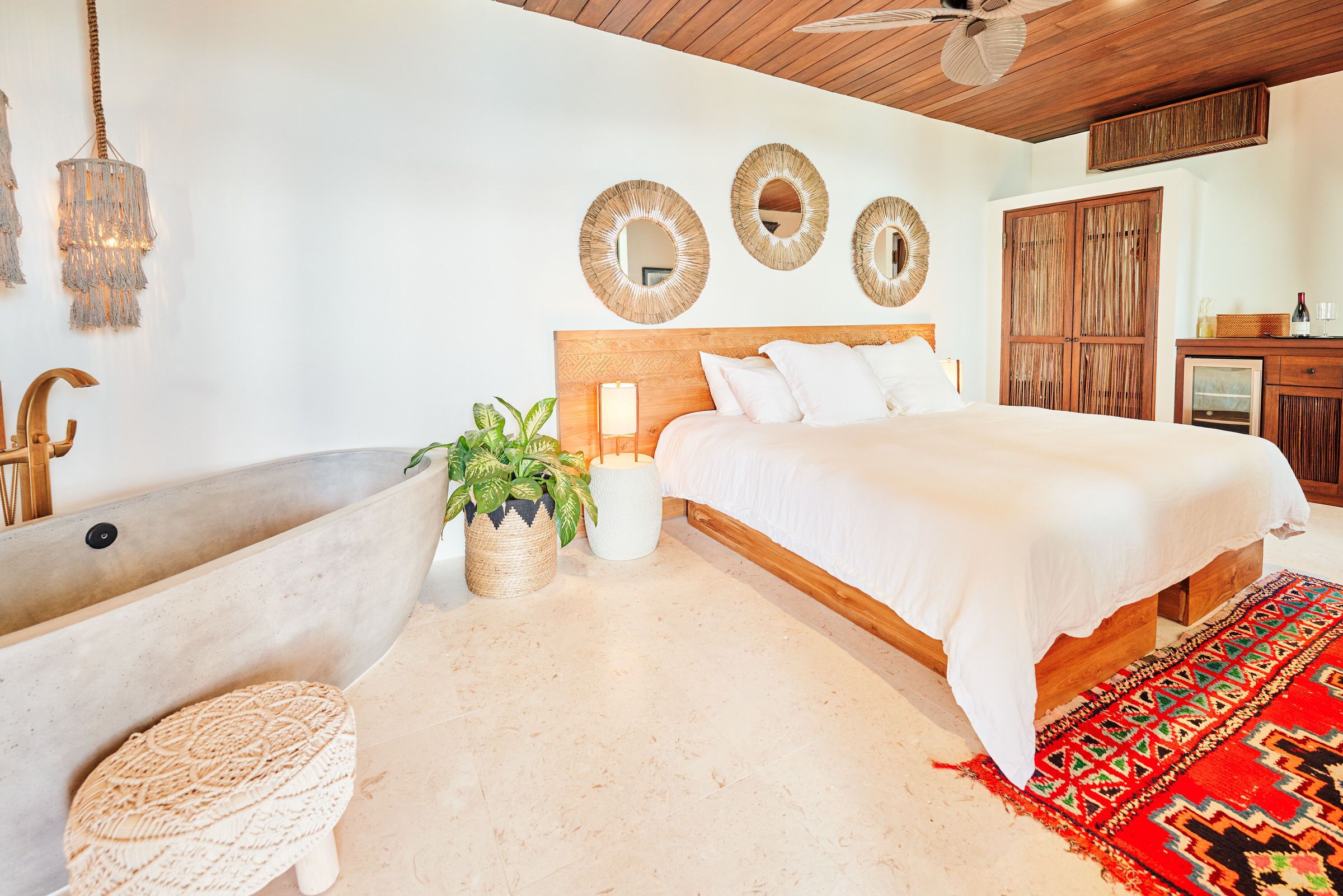 1 室のベッドルーム、セーフティボックス (室内)、WiFi (無料)、ベッドシーツ