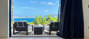 Oceanview Sunrise Suite w/ Outdoor Shower & Patio