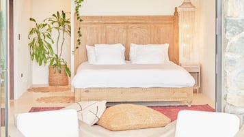 1 bedroom, in-room safe, desk, free WiFi