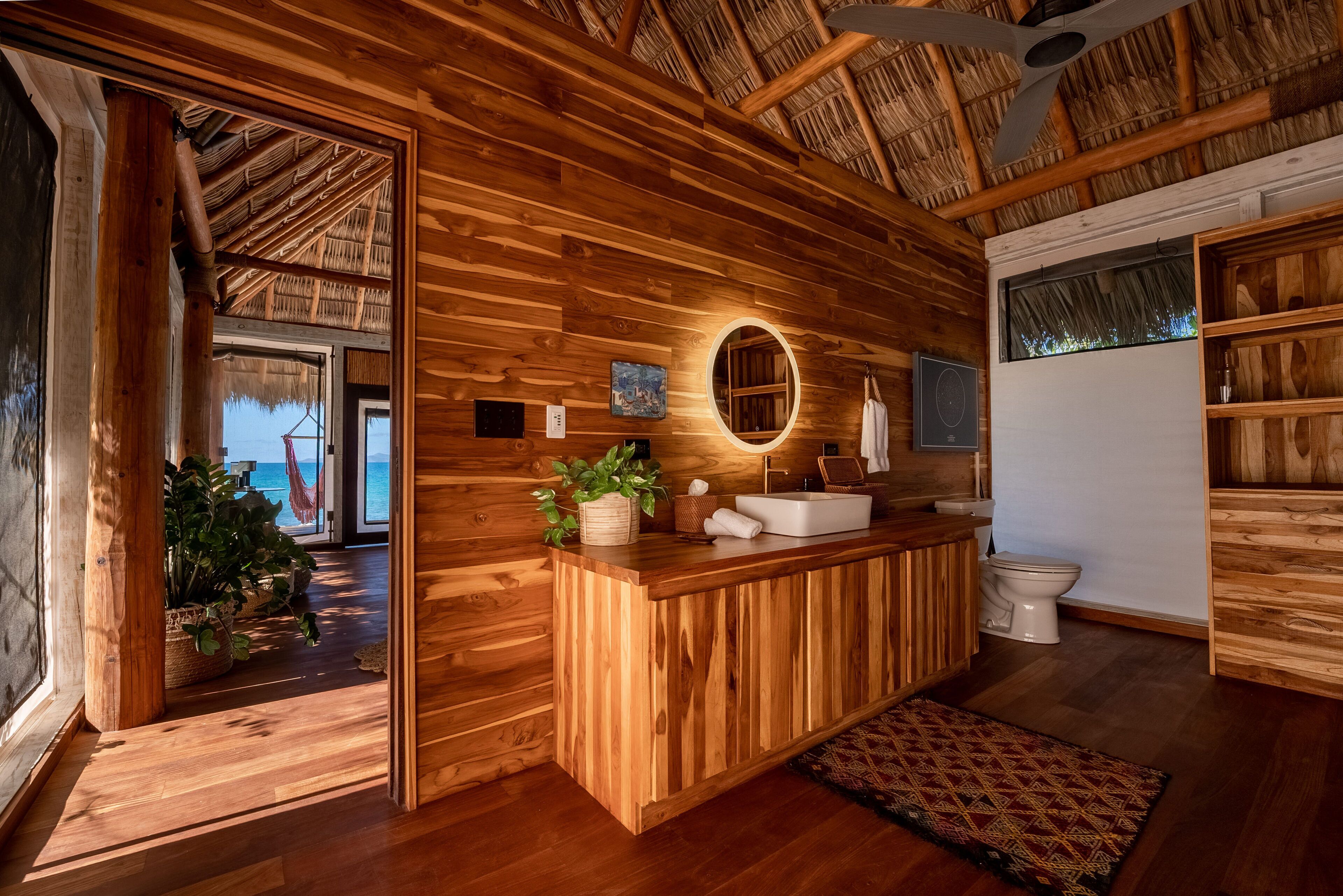 ヘアドライヤー、タオル、石鹸、シャンプー