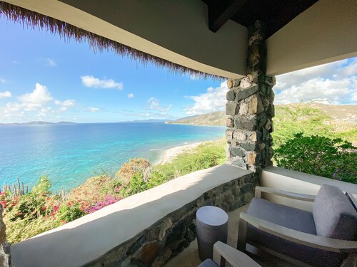 Romantic Ocean Sunset Villa with Private Patio