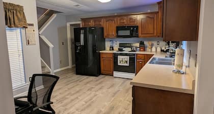 Step into Southern Comfort with this spacious 4-bedroom house in Southaven, MS
