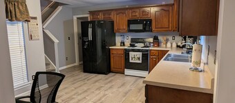 Step into Southern Comfort with this spacious 4-bedroom house in Southaven, MS