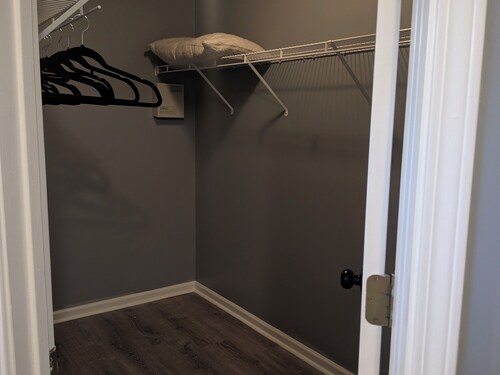 Step into Southern Comfort with this spacious 4-bedroom house in Southaven, MS