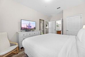 3 habitaciones, tabla de planchar con plancha, wifi y ropa de cama