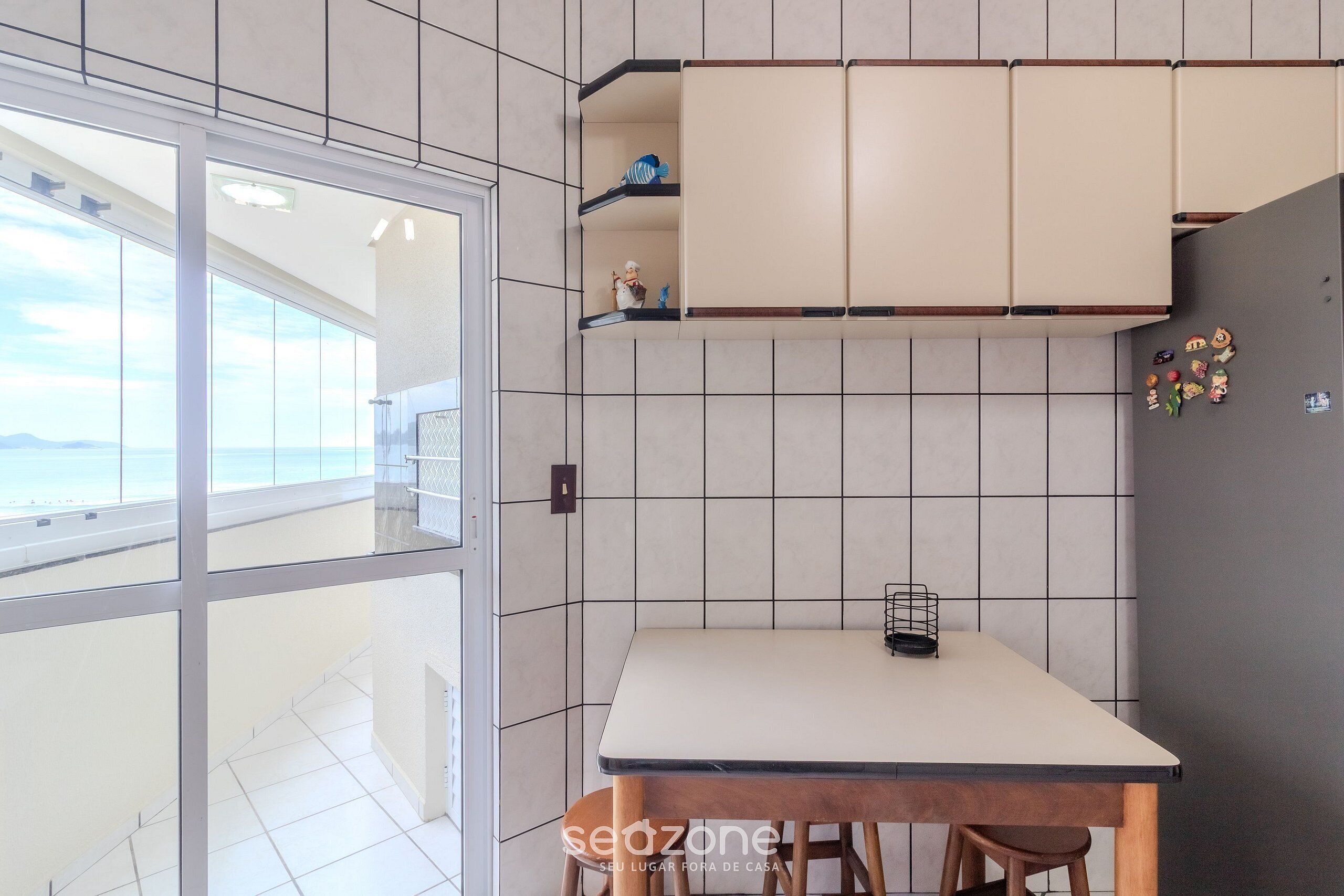 Basic Apartment | Dining