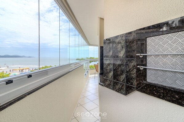 Interior - 3BR Seafront apt w/ BBQ in Itapema Con0101 (Itapema)