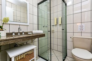 Departamento básico | Baño | Amenidades de baño gratuitas 