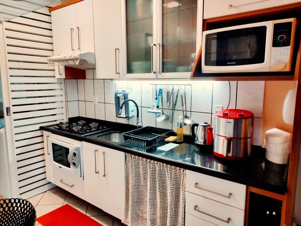 Basic Apartment | Private kitchen