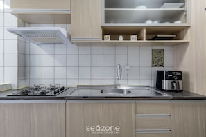 Basic Apartment | Private kitchen