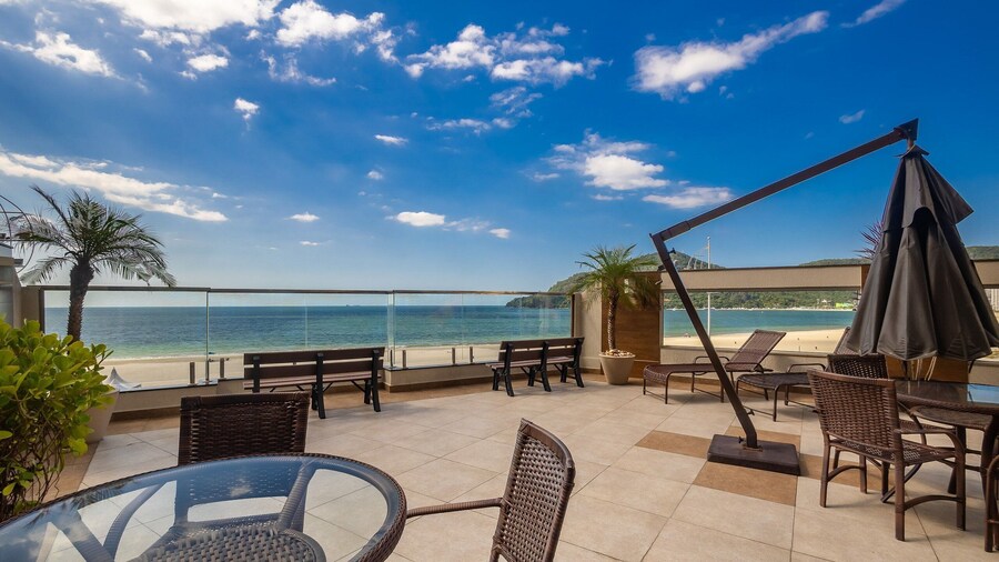 Beautiful Oceanfront apt Next to Brahma Cet603