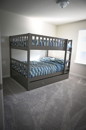 7 bedrooms, WiFi, bed sheets