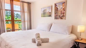 Dobbeltrom – standard | Skrivebord for bærbar PC og wi-fi (inkludert)