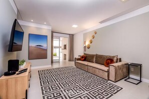 Living area - Apt w/ BBQ 650 m From the Beach Ingleses Cci003 (Florianópolis)