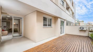 Apartamento básico | Terraço/pátio