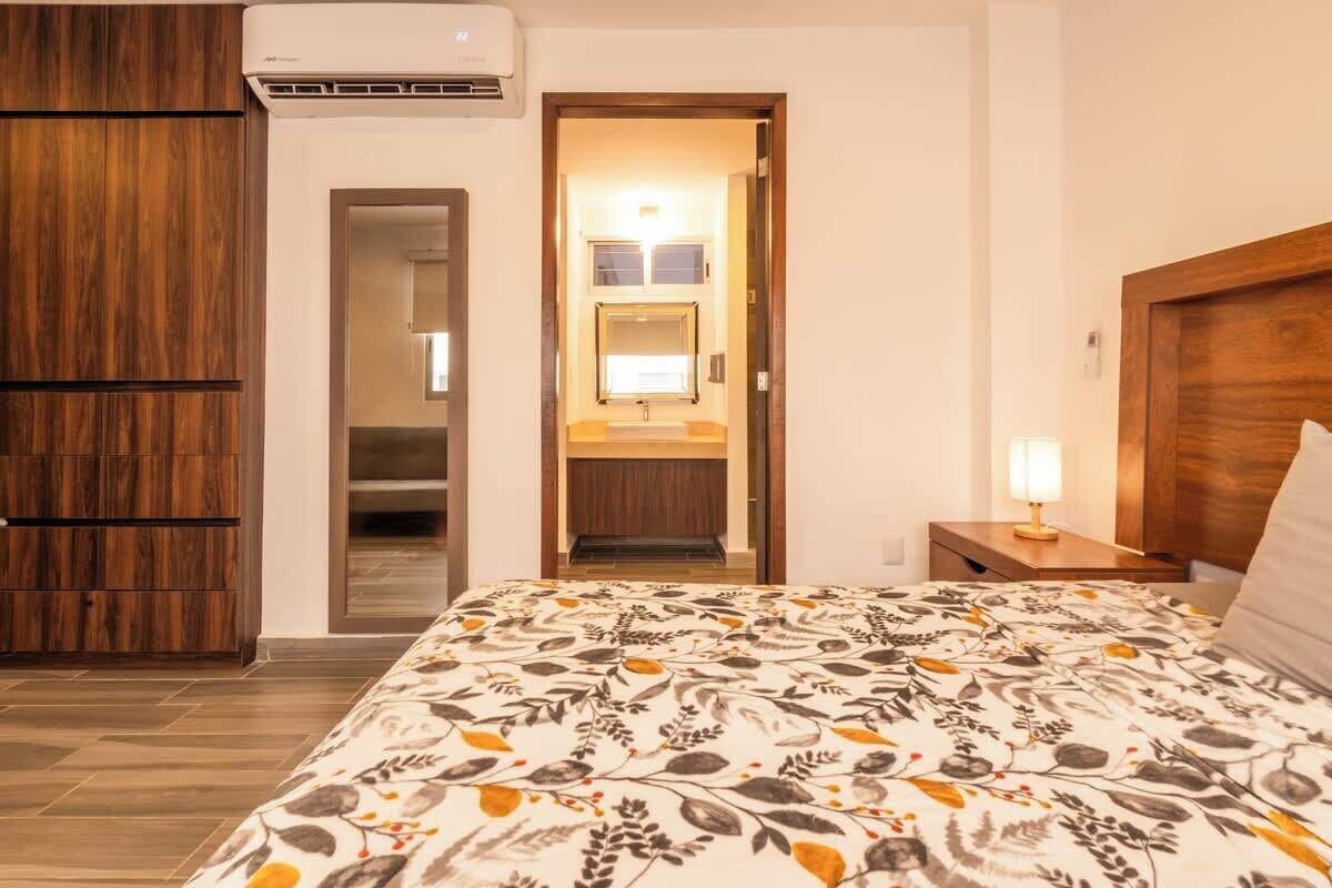 2 bedrooms, iron/ironing board, WiFi