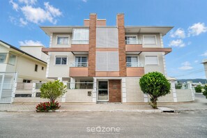 Exterior - Apt w/ Gourmet Balcony 800m From the Beach Cbe0201 (Florianópolis)