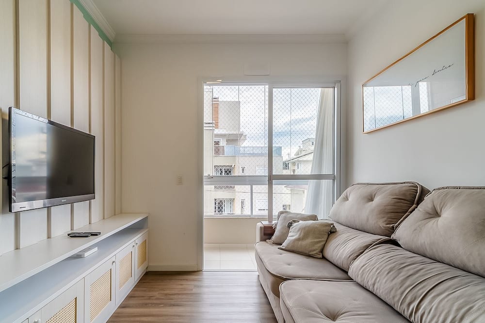 Apt w/ Gourmet Balcony 800m From the Beach Cbe0201