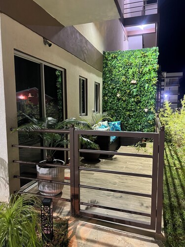 Buccoo Escape - Cosy 2 bedroom 2 bathroom Condo in Tobago near tropical beaches