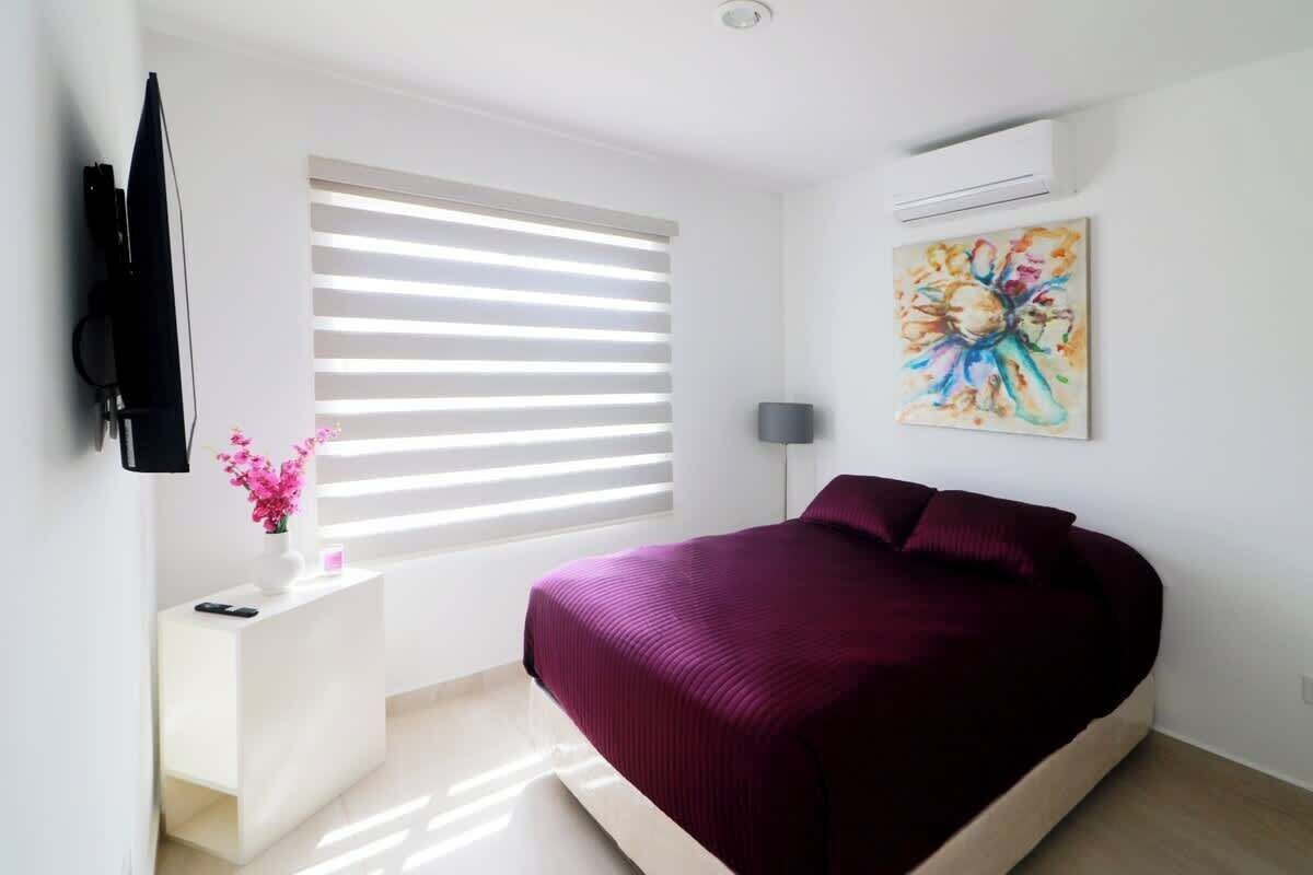 2 bedrooms, iron/ironing board, WiFi