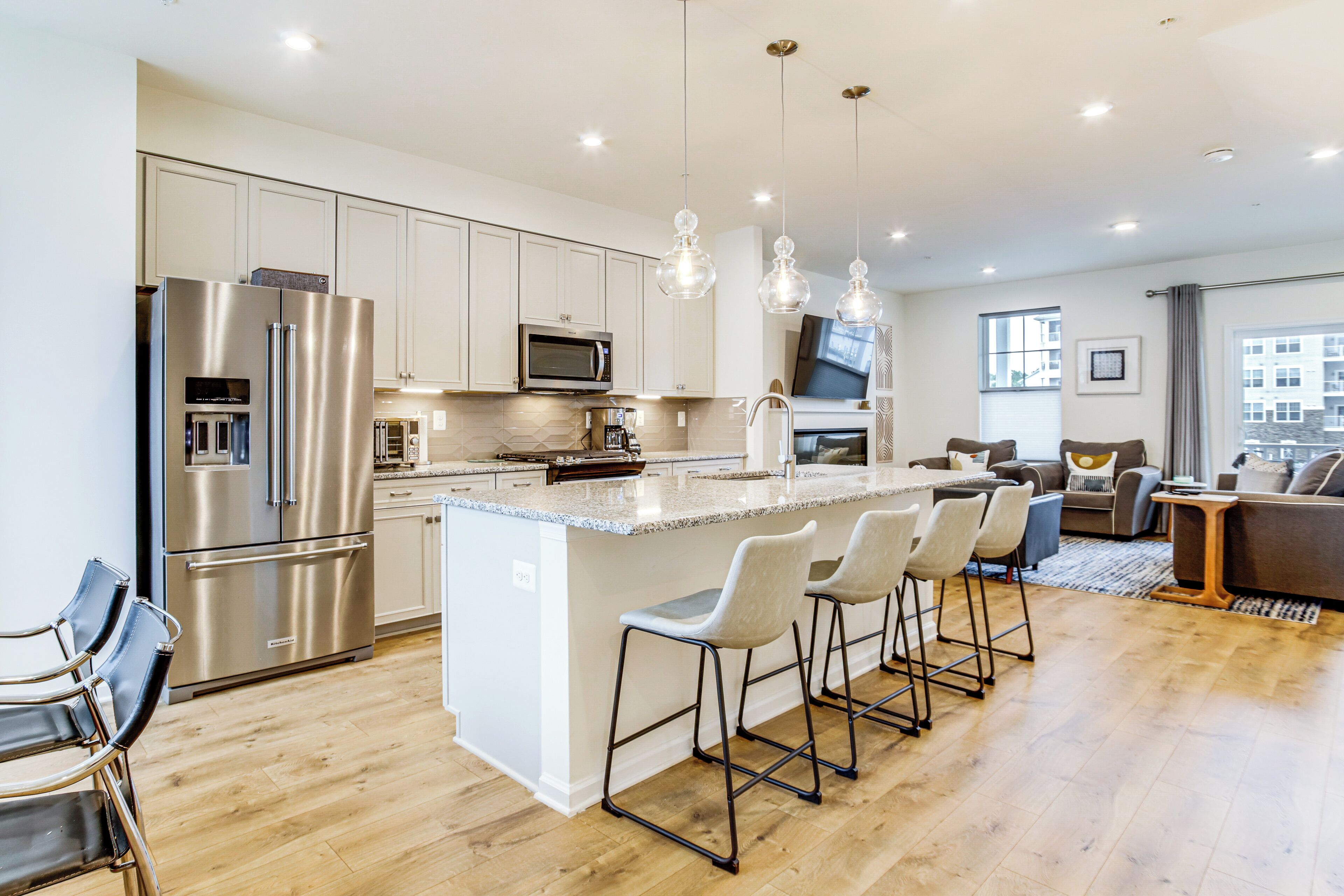 Fridge, microwave, stovetop, dishwasher