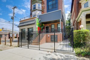 Exterior - Penthouse Condo w/ Rooftop Deck in Philadelphia! (Philadelphia)