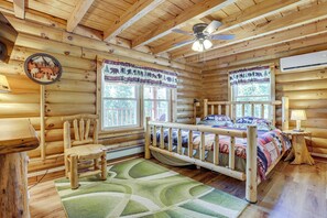 6 bedrooms, desk, iron/ironing board, travel cot