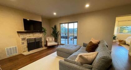 Home in Monterey Bay w/2 King Beds + 1 Twin