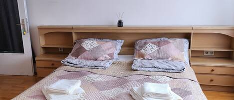 1 bedroom, WiFi, bed sheets