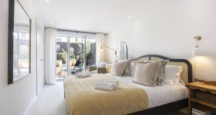 Modern-Strassenblick-Ferienhaus-Eigenes Badezimmer