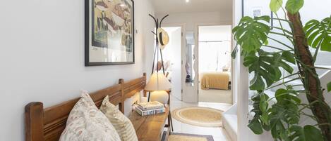 2 bedrooms, iron/ironing board, travel cot, free WiFi