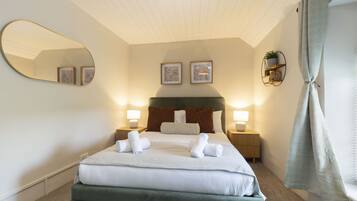 3 bedrooms, iron/ironing board, travel cot, free WiFi
