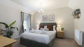 3 bedrooms, iron/ironing board, travel cot, free WiFi