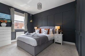 2 bedrooms, iron/ironing board, travel cot, free WiFi