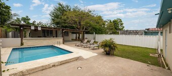 Pool Villa Pet-friendly Near Beach
