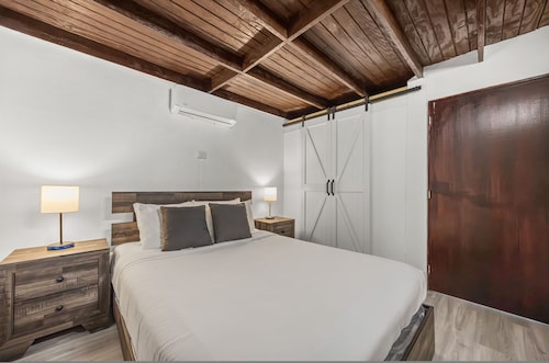 Pool Villa Pet-friendly Near Beach