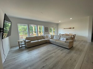 Smart TV - Lake Norman Home in Denver NC (Denver)