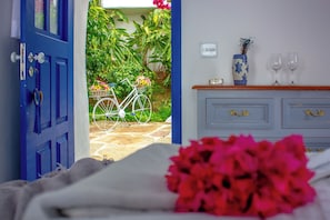 Deluxe Chalet, Multiple Beds, Courtyard View | Minibar, individually decorated, individually furnished, desk