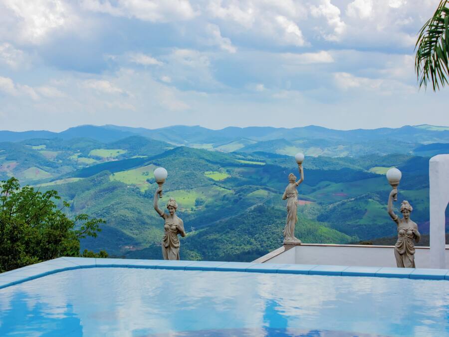 Außenpool, Sonnenschirme